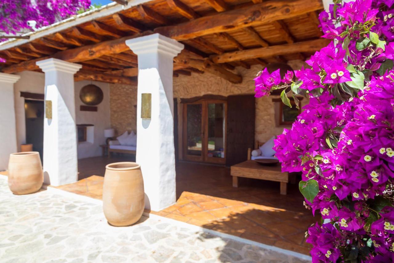 Agroturismo Atzaro Santa Eulària des Riu Εξωτερικό φωτογραφία