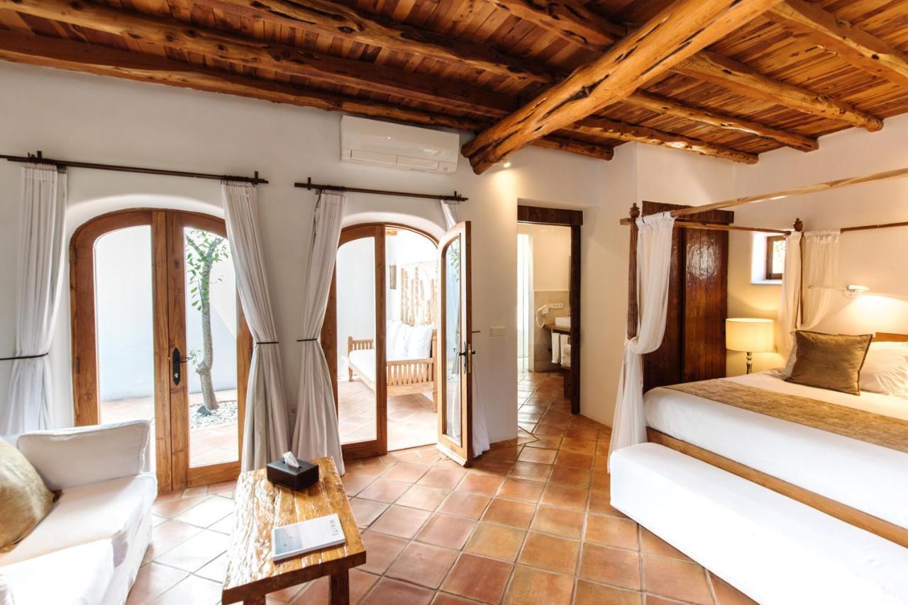 Agroturismo Atzaro Santa Eulària des Riu Εξωτερικό φωτογραφία