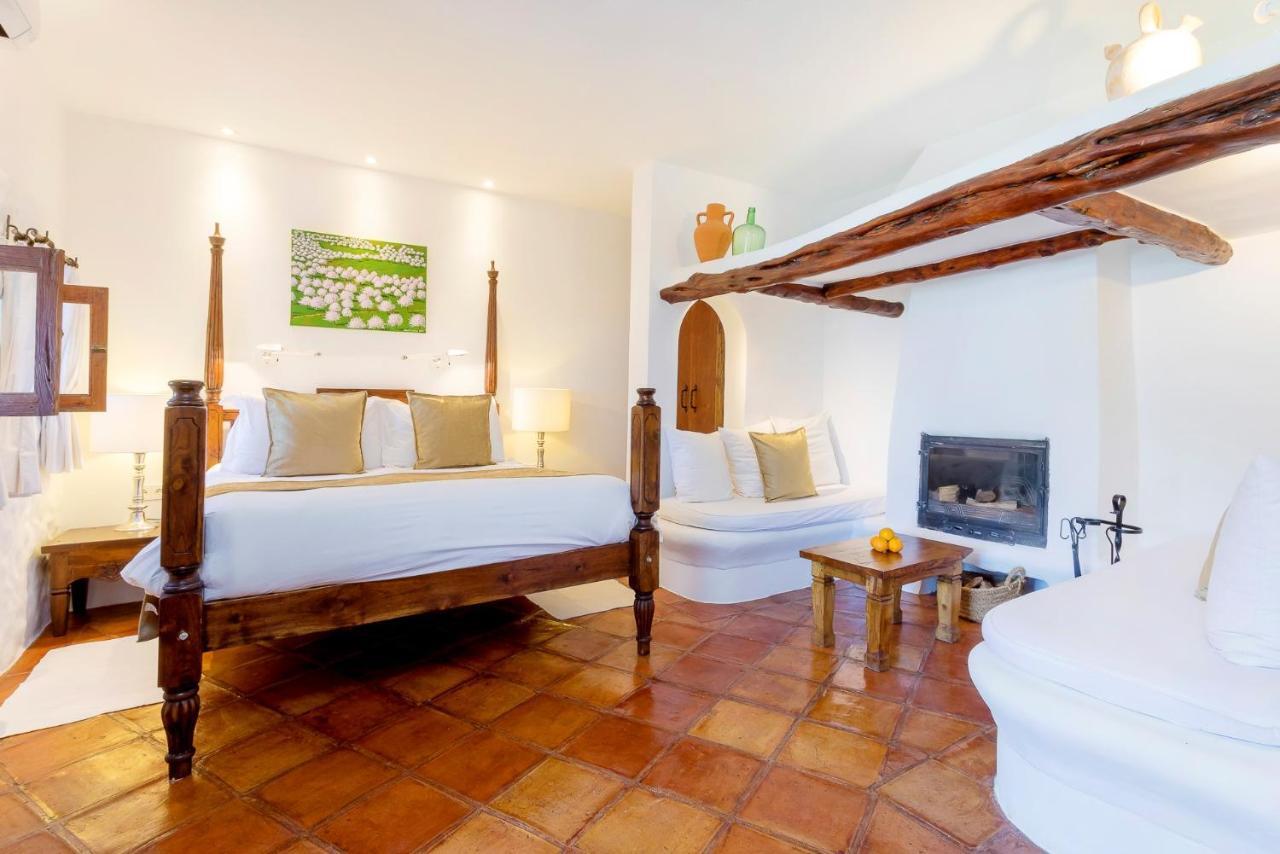 Agroturismo Atzaro Santa Eulària des Riu Εξωτερικό φωτογραφία