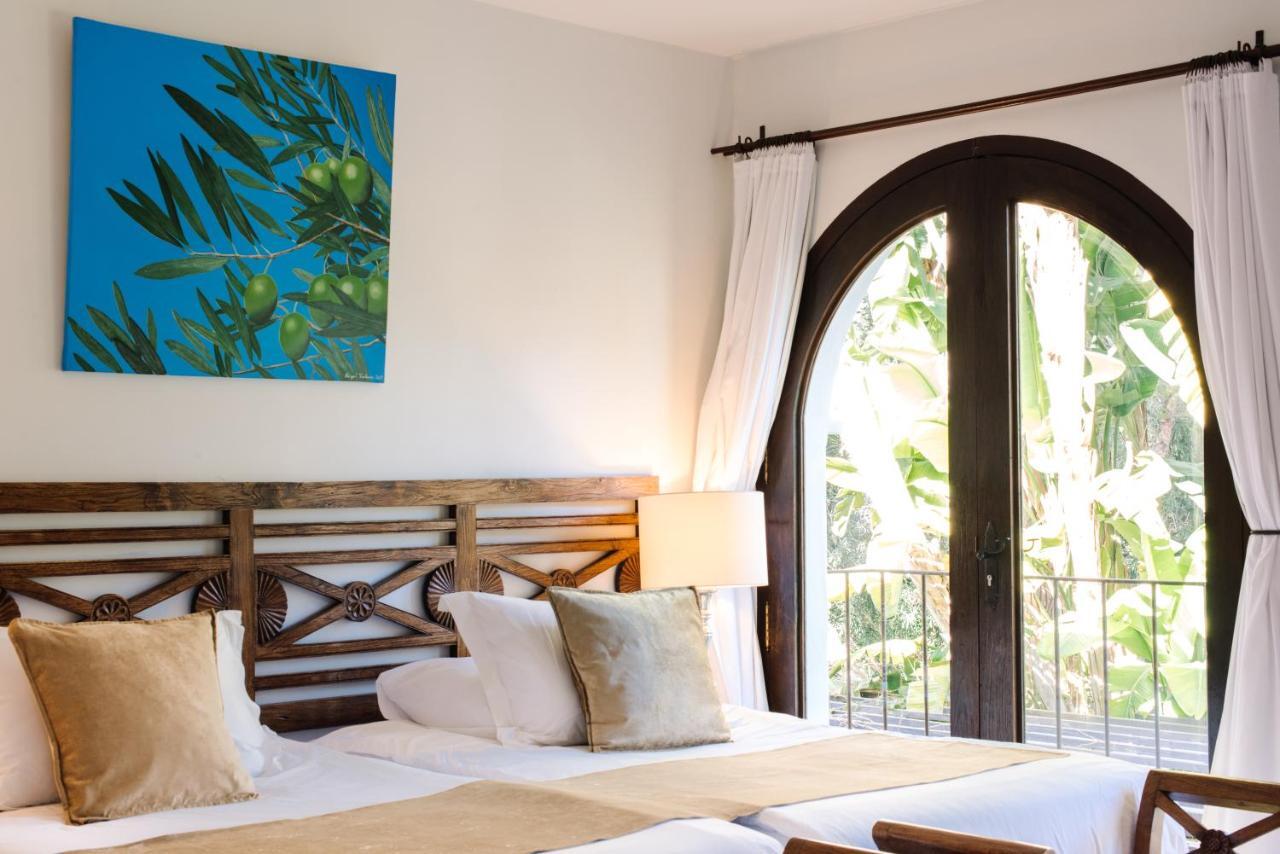 Agroturismo Atzaro Santa Eulària des Riu Εξωτερικό φωτογραφία