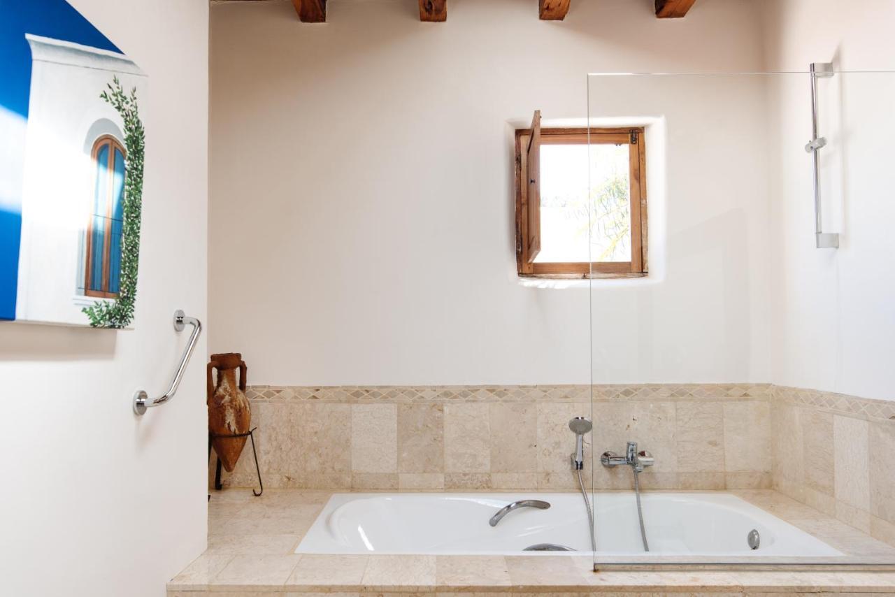 Agroturismo Atzaro Santa Eulària des Riu Εξωτερικό φωτογραφία